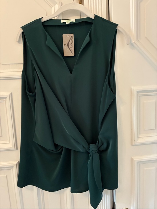 Jade Tops - Jade Sleeveless Tie-Front Blouse in Forest Green